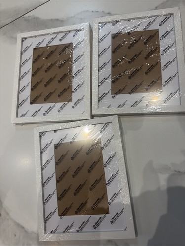 Set white picture frames - 3,